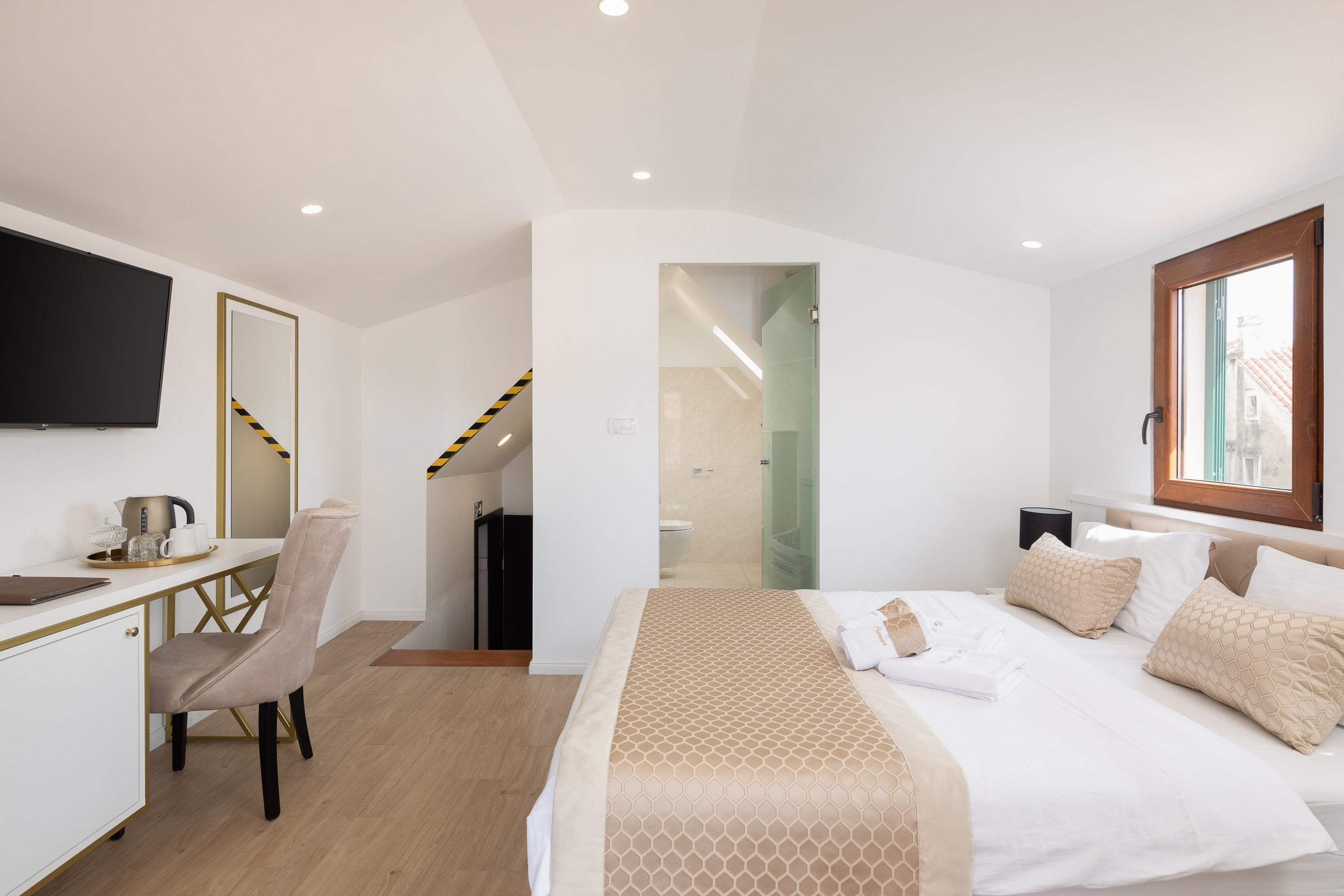 Le Premier Luxury Rooms Split Exteriör bild