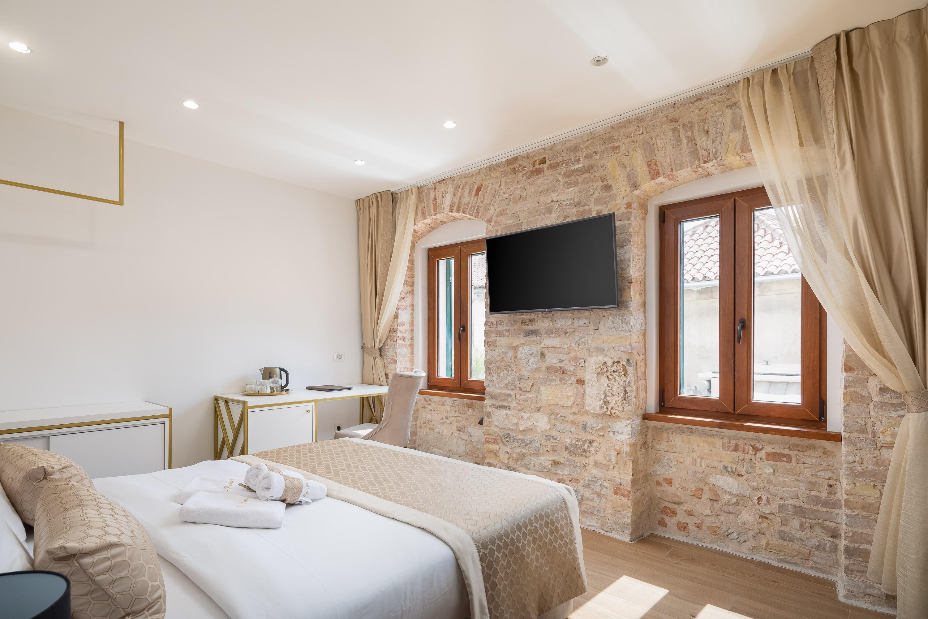 Le Premier Luxury Rooms Split Exteriör bild