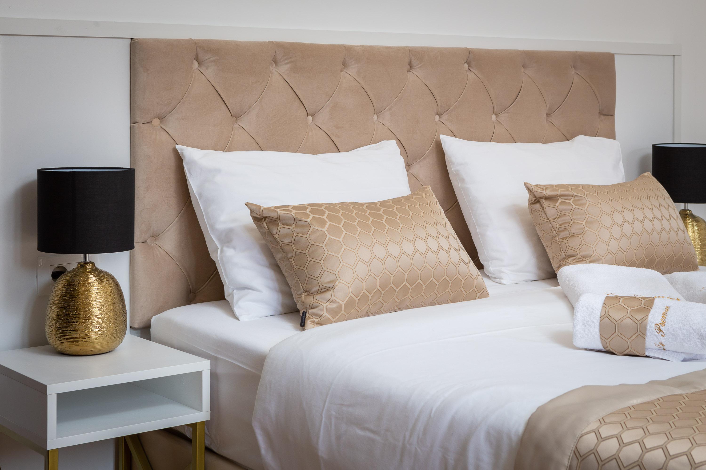 Le Premier Luxury Rooms Split Exteriör bild