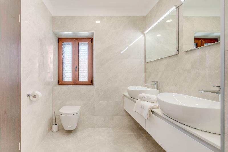 Le Premier Luxury Rooms Split Exteriör bild